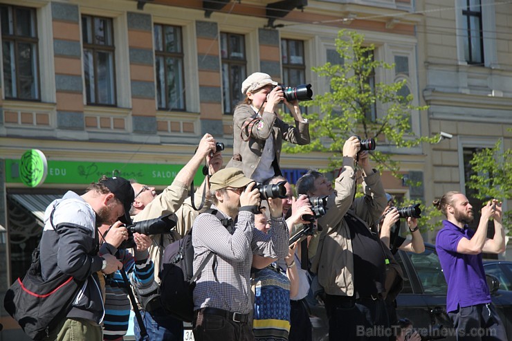 Tvīda brauciens Rīgā 7.05.2016 pulcē krāšņu dalībnieku sastāvu 173930