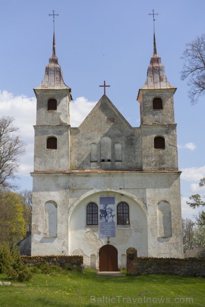 Lēnu Svētās Trīsvienības Romas katoļu baznīca ir valsts nozīmes arhitektūras piemineklis 174891