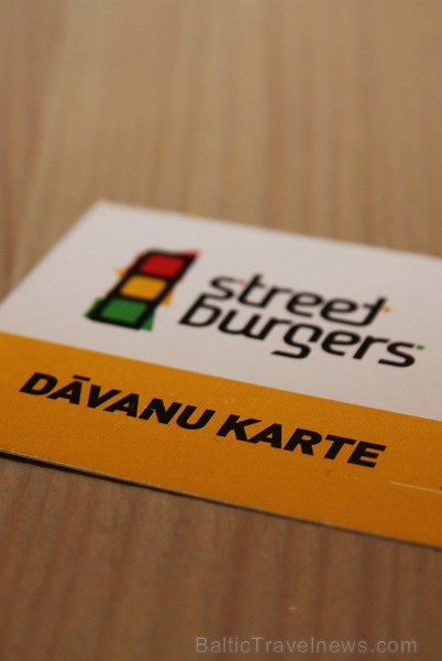 Travelnews.lv redakcija apciemoja Street Burgers un piefiksēja solījumu, ka Īsts burgers vispirms sākas ar īstu gaļu no Latvijas zemniekiem 174973