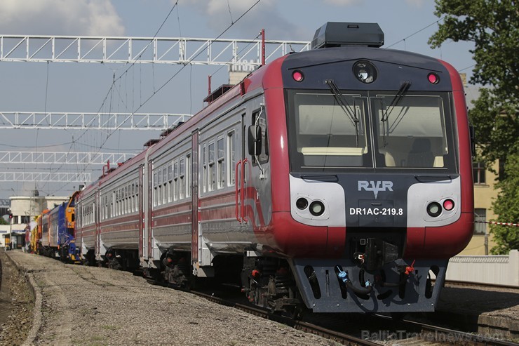 Pirmo reizi Latvijā notiek Dzelzceļa transporta līdzekļu parāde 175081