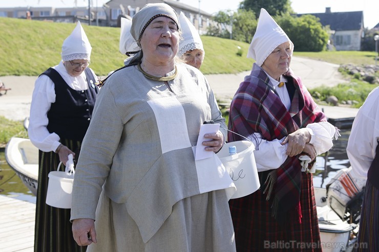 Pirmajā Reņģēdāju festivālā augsti godina reņģes, reņģu zvejniekus un reņģēdājus 175208