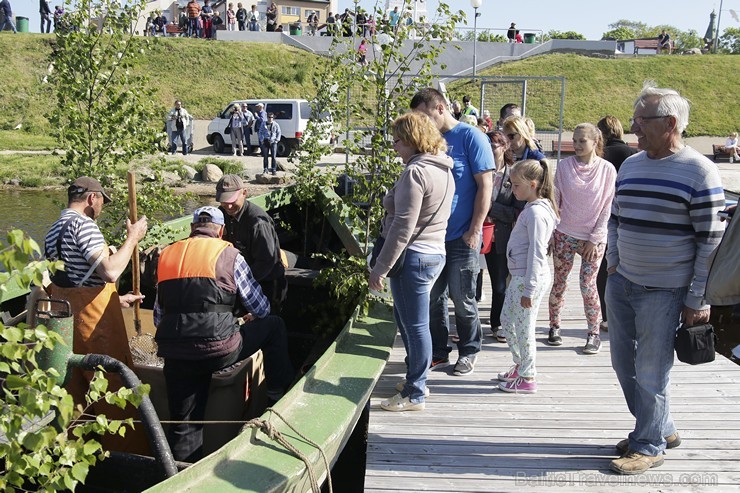 Pirmajā Reņģēdāju festivālā augsti godina reņģes, reņģu zvejniekus un reņģēdājus 175211