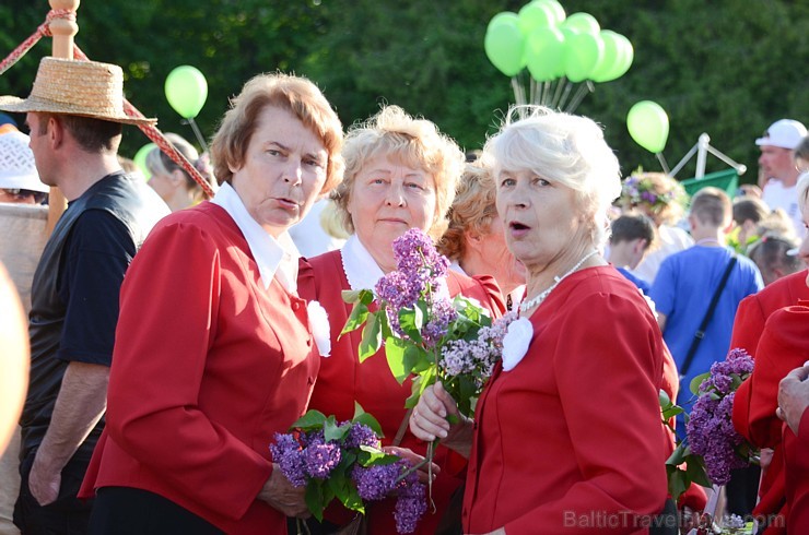 Siguldas pilsētas svētkos ikviens varēja piedalīties notikumos, kas jau izveidojušies par tradīciju, piemēram, svētku gājienā, kā arī guva pārsteigumu 175756