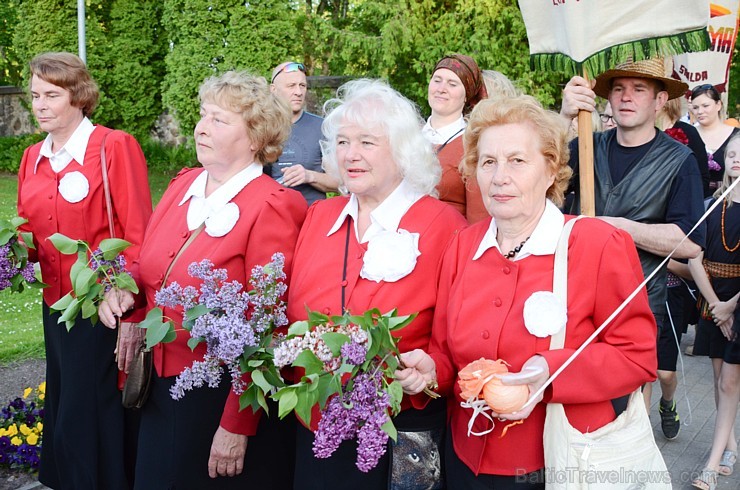 Siguldas pilsētas svētkos ikviens varēja piedalīties notikumos, kas jau izveidojušies par tradīciju, piemēram, svētku gājienā, kā arī guva pārsteigumu 175775