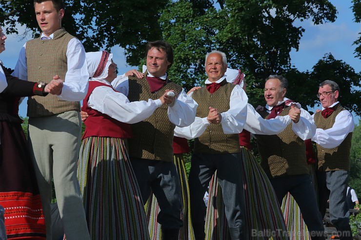 Siguldas pilsētas svētkos ikviens varēja piedalīties notikumos, kas jau izveidojušies par tradīciju, piemēram, svētku gājienā, kā arī guva pārsteigumu 175790