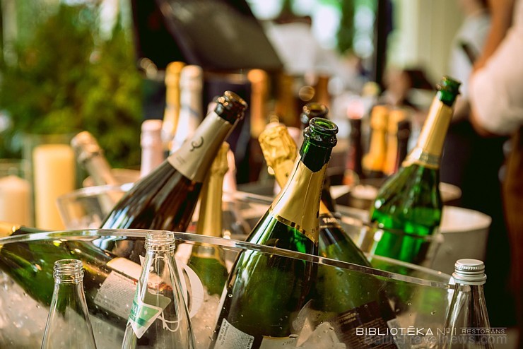 «Bibliotēka No1» Restorāns svin jauno šampanieša karti ar šefpavāra Māra Jansona «Even More Champagne» gatavotajām vakariņām 176437