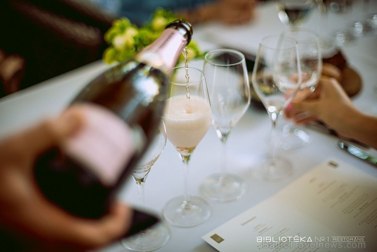 «Bibliotēka No1» Restorāns svin jauno šampanieša karti ar šefpavāra Māra Jansona «Even More Champagne» gatavotajām vakariņām 176438