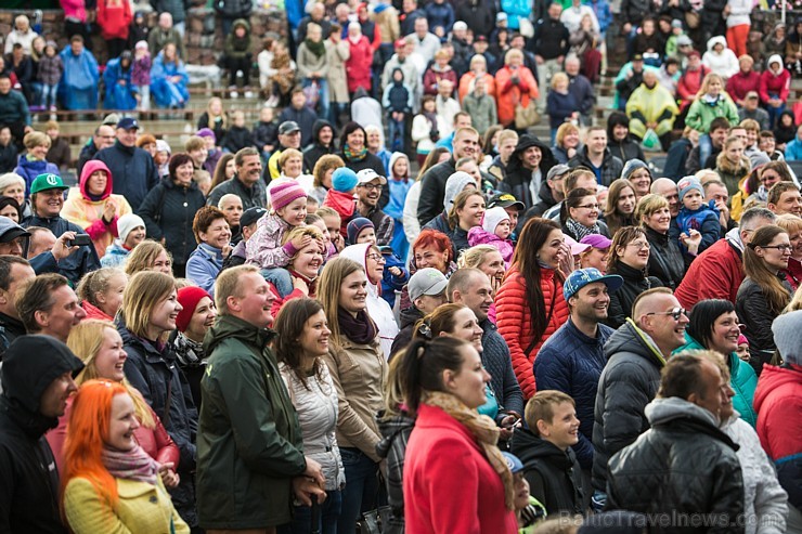 Festivālā šogad bija apskatāmas 20 skulptūras un tika izveidota arī festivāla vēsturē lielākā skulptūra, kas bija vairāk nekā 6 metrus augsta un 20 me 176649