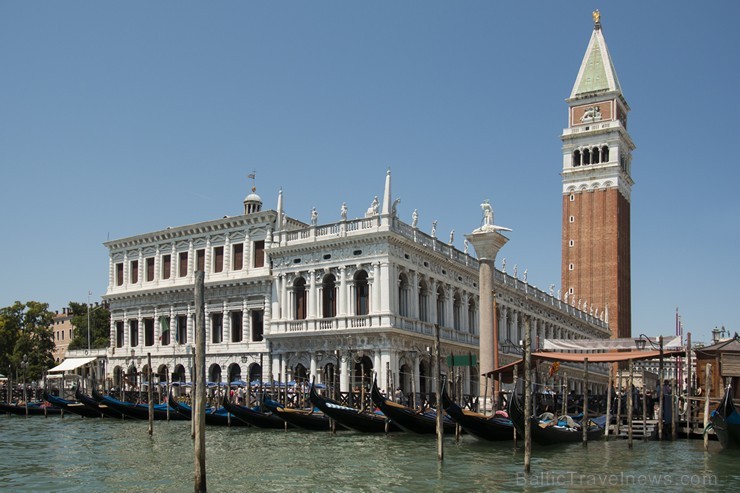 Travelnews.lv redakcija sadarbībā ar tūroperatoru Novatours dodas ekskursijā uz Venēciju, kuras laikā izbrauc ar tradicionālo gondolu 176671