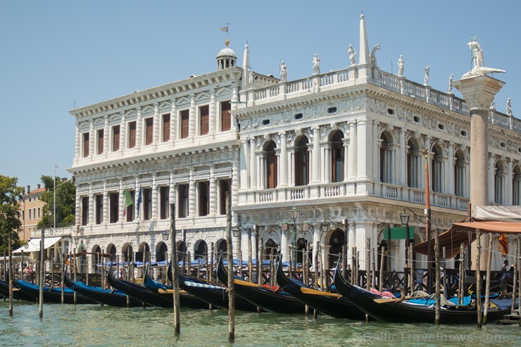 Travelnews.lv redakcija sadarbībā ar tūroperatoru Novatours dodas ekskursijā uz Venēciju, kuras laikā izbrauc ar tradicionālo gondolu 176673