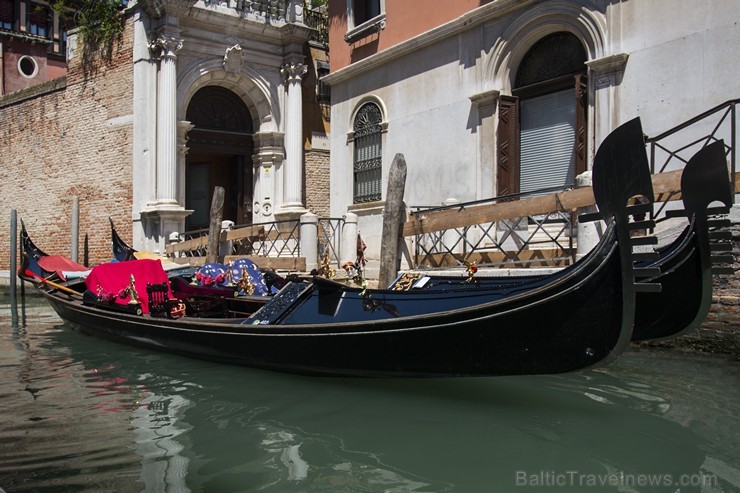 Travelnews.lv redakcija sadarbībā ar tūroperatoru Novatours dodas ekskursijā uz Venēciju, kuras laikā izbrauc ar tradicionālo gondolu 176687