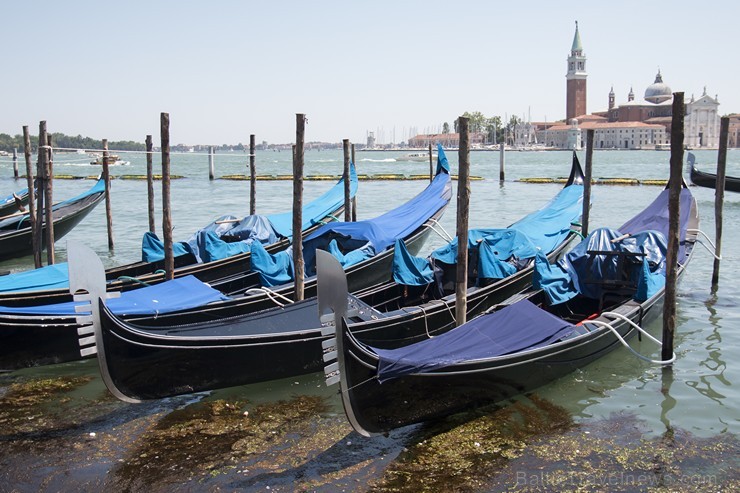 Travelnews.lv redakcija sadarbībā ar tūroperatoru Novatours dodas ekskursijā uz Venēciju, kuras laikā izbrauc ar tradicionālo gondolu 176709