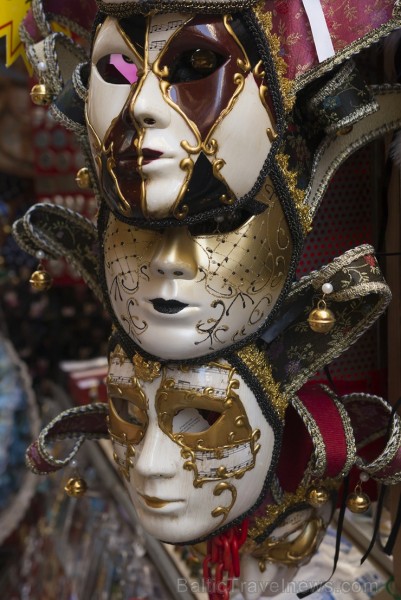 Travelnews.lv redakcija sadarbībā ar tūroperatoru Novatours dodas ekskursijā uz Venēciju, kuras laikā apskata tradicionālās maskas 176833