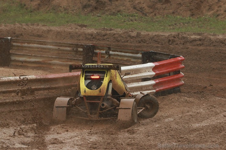 Brenguļu autotrasē atgriežas Latvijas čempionāts autokrosā 177045