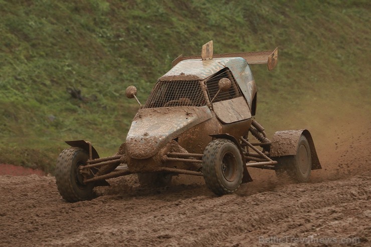 Brenguļu autotrasē atgriežas Latvijas čempionāts autokrosā 177046