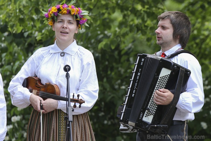 Jāņus ieskandina Grīziņkalna parkā 177455