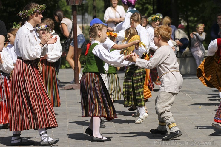 Jāņus ieskandina Grīziņkalna parkā 177457