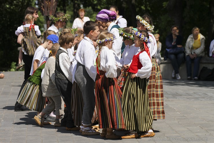 Jāņus ieskandina Grīziņkalna parkā 177458