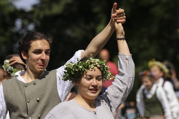 Jāņus ieskandina Grīziņkalna parkā 177470