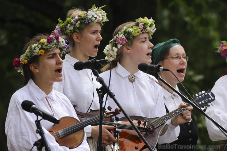 Jāņus ieskandina Grīziņkalna parkā 177474