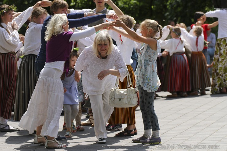 Jāņus ieskandina Grīziņkalna parkā 177476