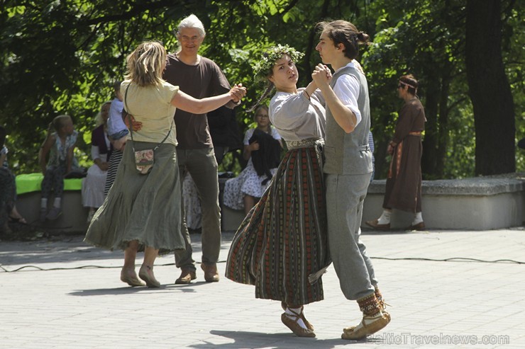 Jāņus ieskandina Grīziņkalna parkā 177478