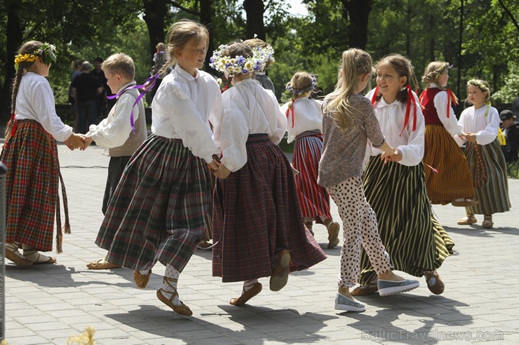 Jāņus ieskandina Grīziņkalna parkā 177479