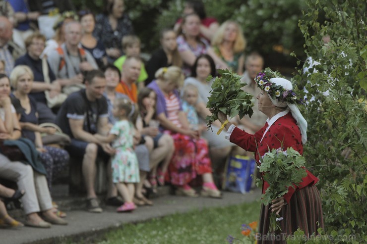 Travelnews.lv vēro kā Dzegužkalnā līgo un svin Jāņus 177643