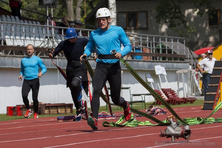 Valmierā, J. Daliņa stadionā, norisinās Latvijas čempionāts ugunsdzēsības sportā 177899