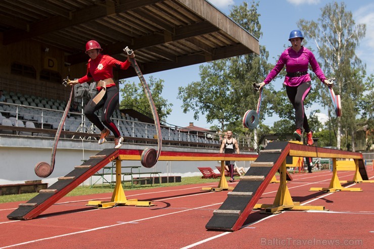 Valmierā, J. Daliņa stadionā, norisinās Latvijas čempionāts ugunsdzēsības sportā 177910