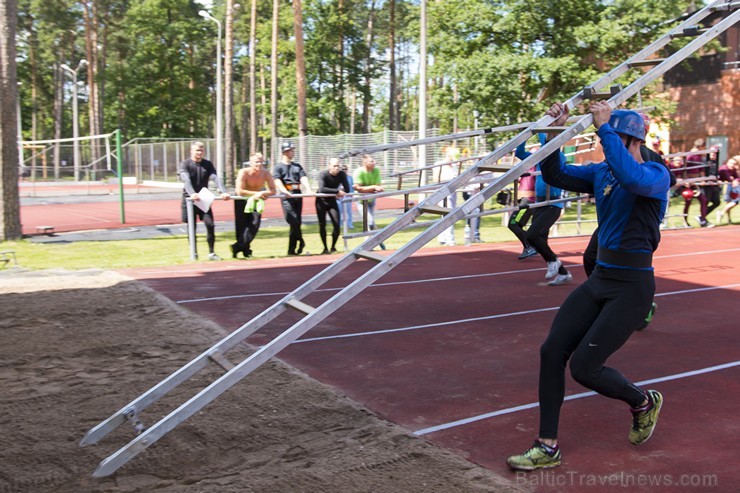 Valmierā, J. Daliņa stadionā, norisinās Latvijas čempionāts ugunsdzēsības sportā 177914