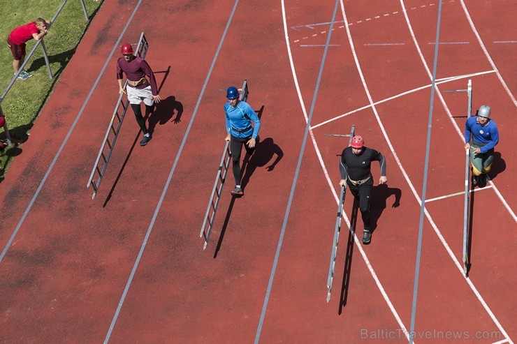 Valmierā, J. Daliņa stadionā, norisinās Latvijas čempionāts ugunsdzēsības sportā 177919