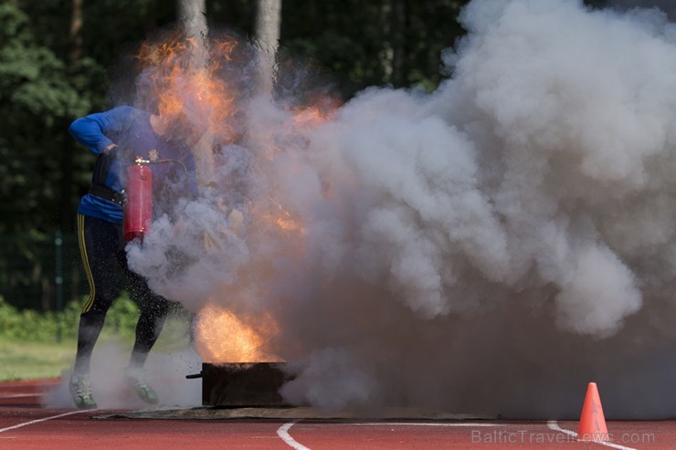 Valmierā, J. Daliņa stadionā, norisinās Latvijas čempionāts ugunsdzēsības sportā 177934