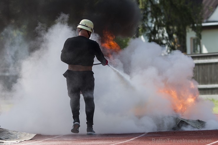 Valmierā, J. Daliņa stadionā, norisinās Latvijas čempionāts ugunsdzēsības sportā 177937