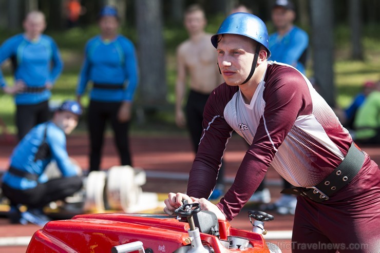 Valmierā, J. Daliņa stadionā, norisinās Latvijas čempionāts ugunsdzēsības sportā 177941