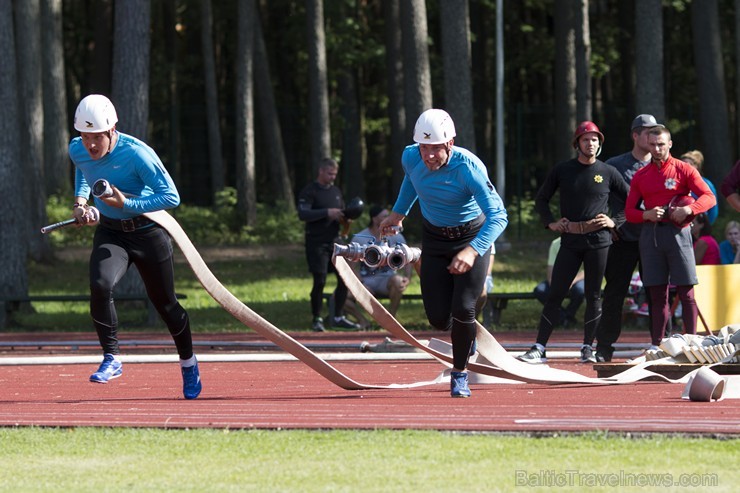 Valmierā, J. Daliņa stadionā, norisinās Latvijas čempionāts ugunsdzēsības sportā 177944