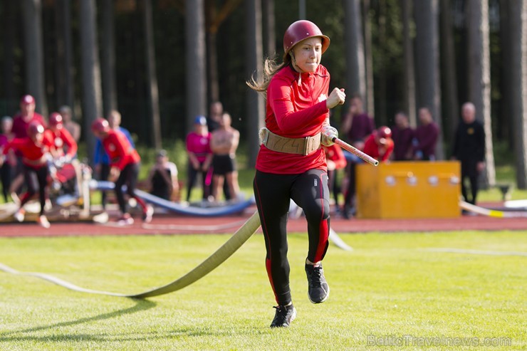 Valmierā, J. Daliņa stadionā, norisinās Latvijas čempionāts ugunsdzēsības sportā 177948