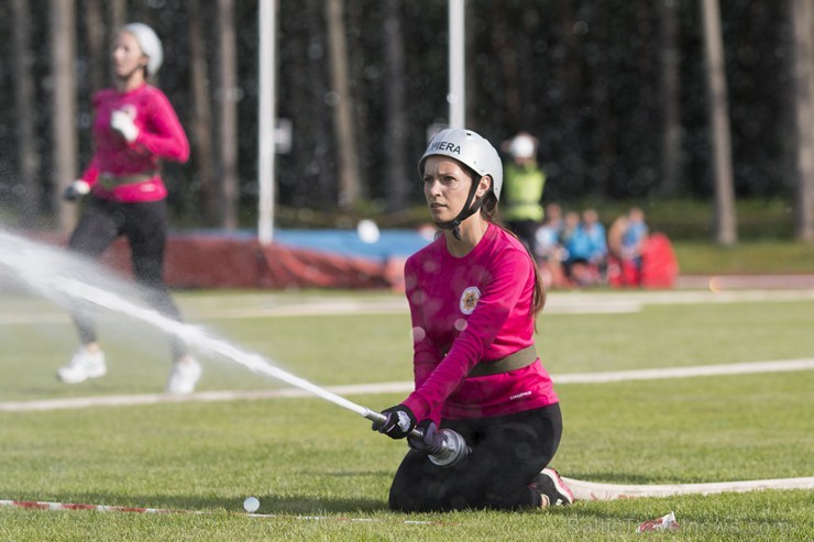 Valmierā, J. Daliņa stadionā, norisinās Latvijas čempionāts ugunsdzēsības sportā 177951