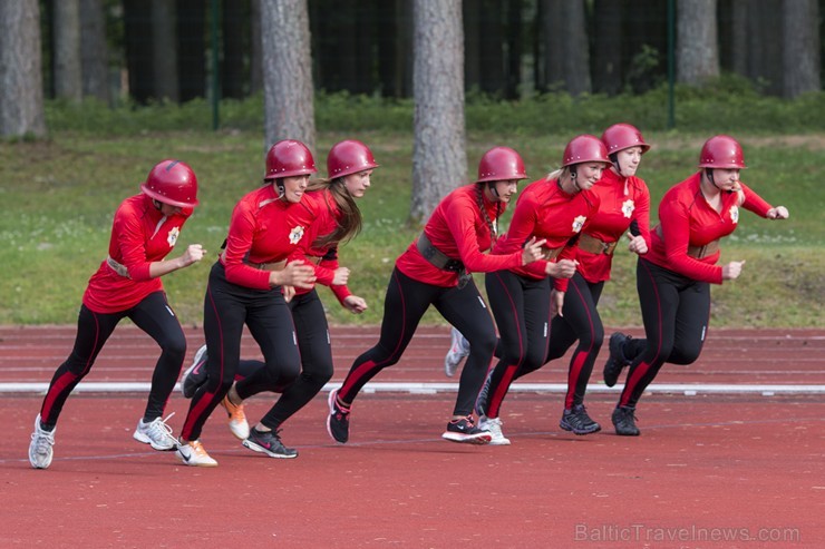 Valmierā, J. Daliņa stadionā, norisinās Latvijas čempionāts ugunsdzēsības sportā 177957