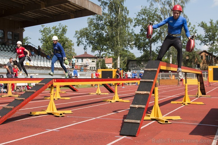 Latvijas čempionāts ugunsdzēsības sportā pulcē labākos pašmāju un ārzemju sporistus 177990