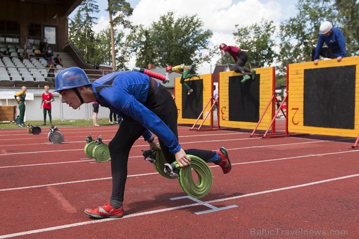 Latvijas čempionāts ugunsdzēsības sportā pulcē labākos pašmāju un ārzemju sporistus 178001