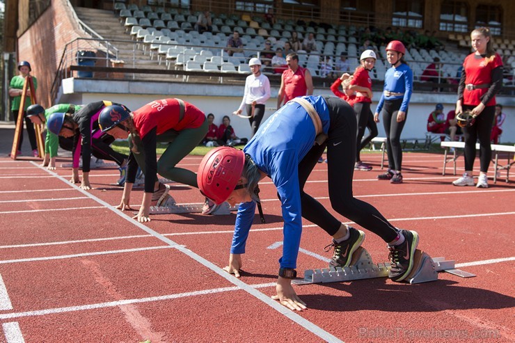 Latvijas čempionāts ugunsdzēsības sportā pulcē labākos pašmāju un ārzemju sporistus 178015