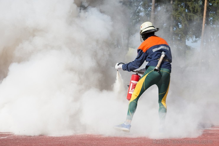 Latvijas čempionāts ugunsdzēsības sportā pulcē labākos pašmāju un ārzemju sporistus 178024