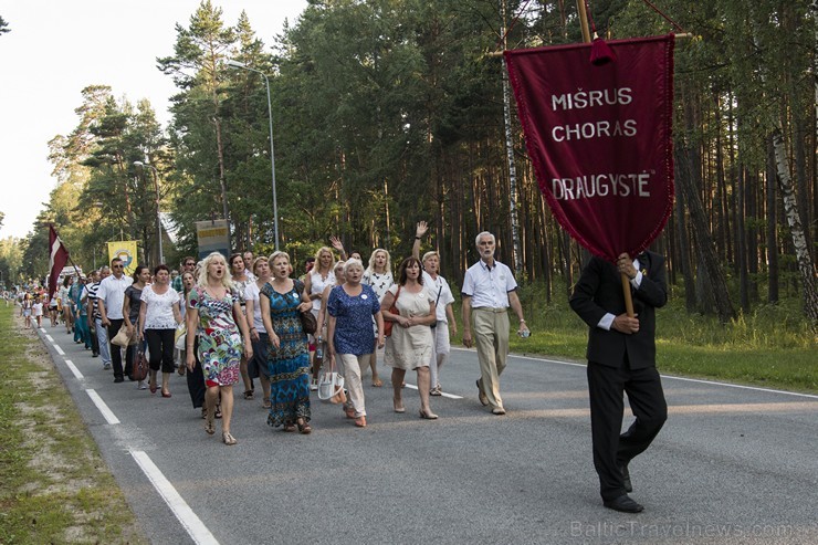 Saulkrastu svētku gājiens «No jūriņas izpeldēja…» pulcē kuplu dalībnieku skaitu 178319