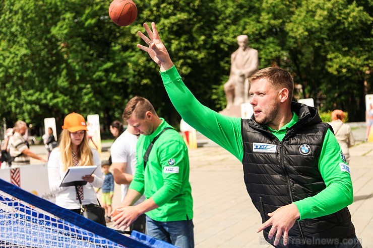 Rīgas centra Esplanādes parkā norisinājās sestais un noslēdzošais sporta un izklaides sērijas 