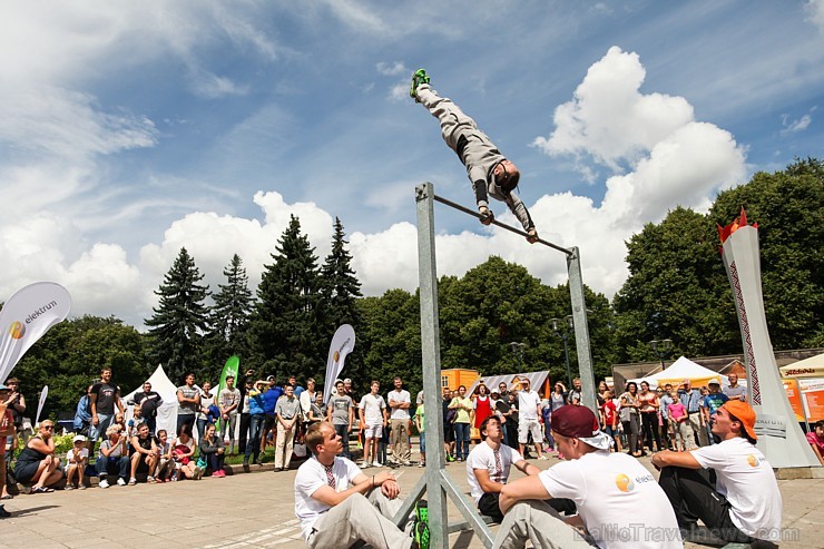 Rīgas centra Esplanādes parkā norisinājās sestais un noslēdzošais sporta un izklaides sērijas 