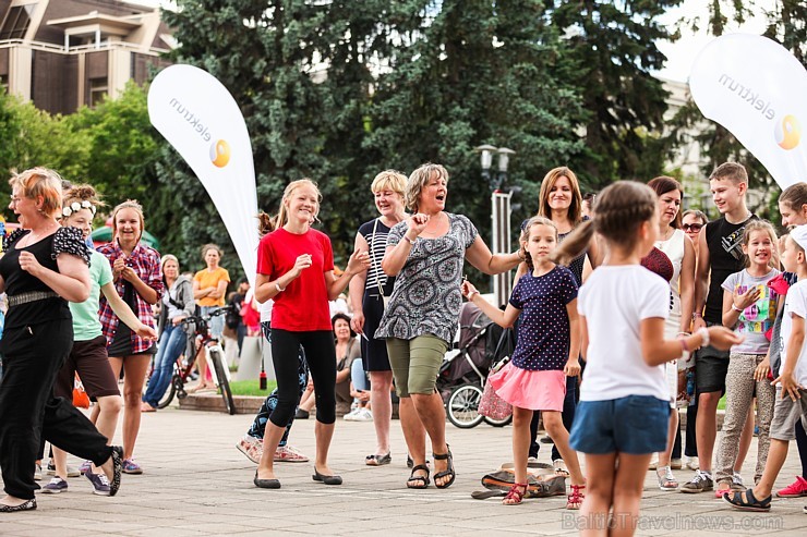 Rīgas centra Esplanādes parkā norisinājās sestais un noslēdzošais sporta un izklaides sērijas 