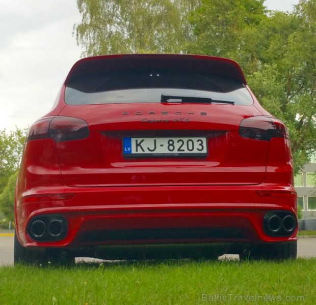 Travelnews.lv redakcija izbrauc Rīgas ielās ar jauno un jaudīgo Porsche Cayenne GTS 179080