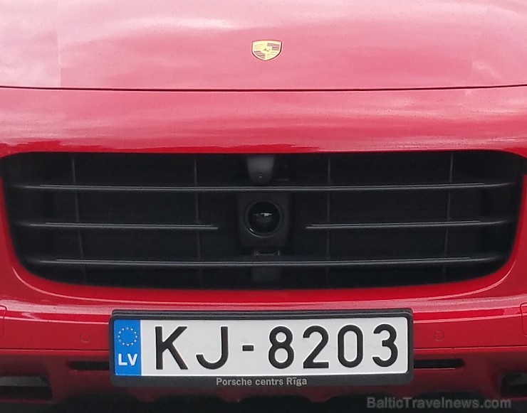 Travelnews.lv redakcija izbrauc Rīgas ielās ar jauno un jaudīgo Porsche Cayenne GTS 179081