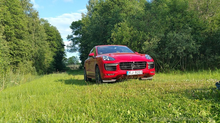 Travelnews.lv redakcija apceļo burvīgo Latgali ar jauno Porsche Cayenne GTS 179211